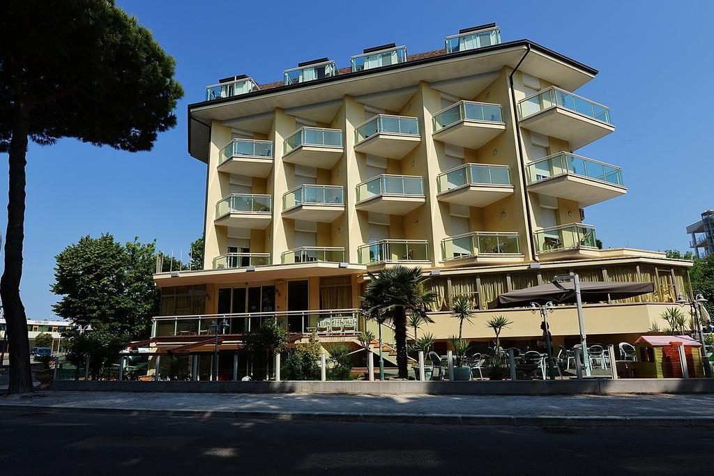 Hotel Bamar Pinarella Exterior foto